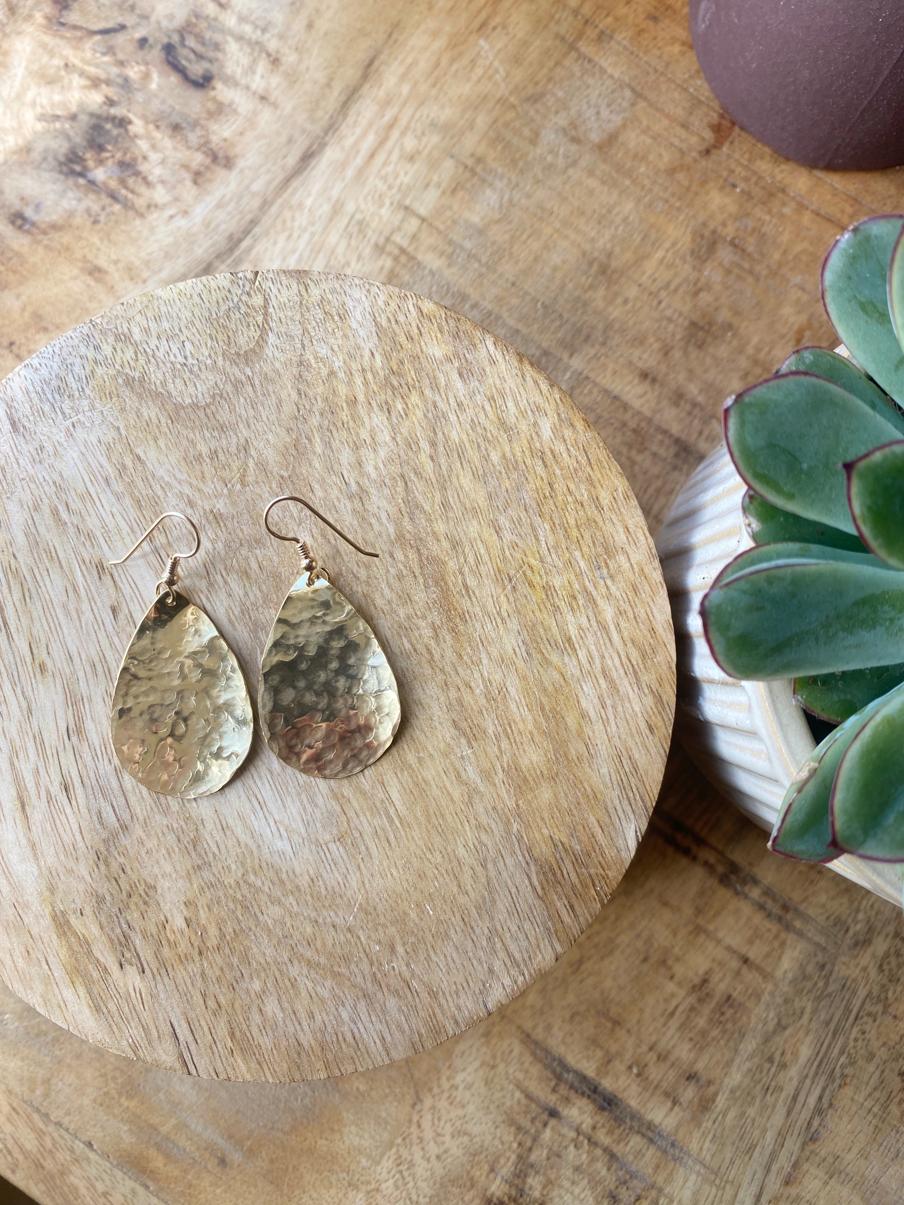 Goldene Tropfen Ohrringe