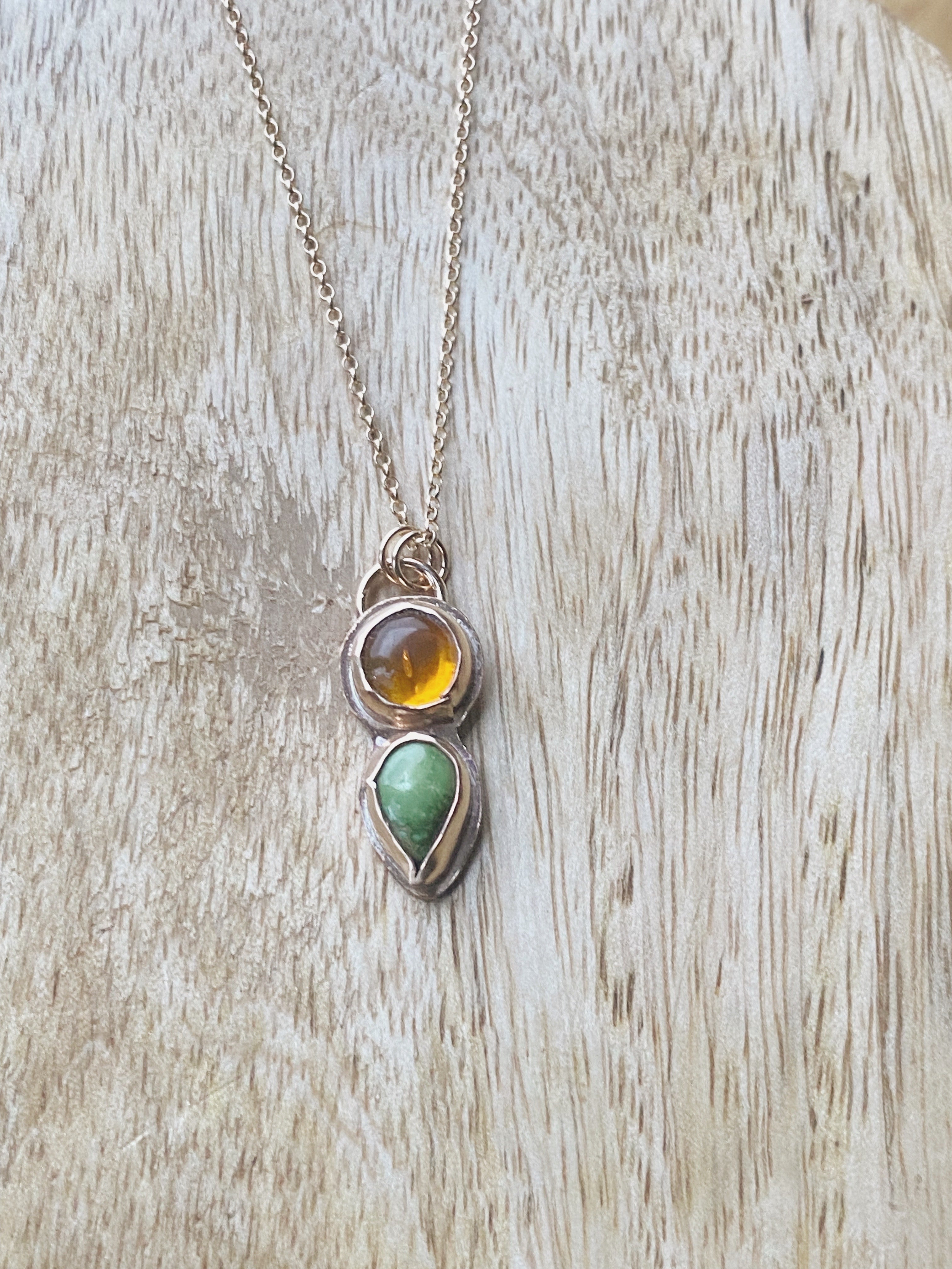 Bernsteinfarbene Wärme Kette