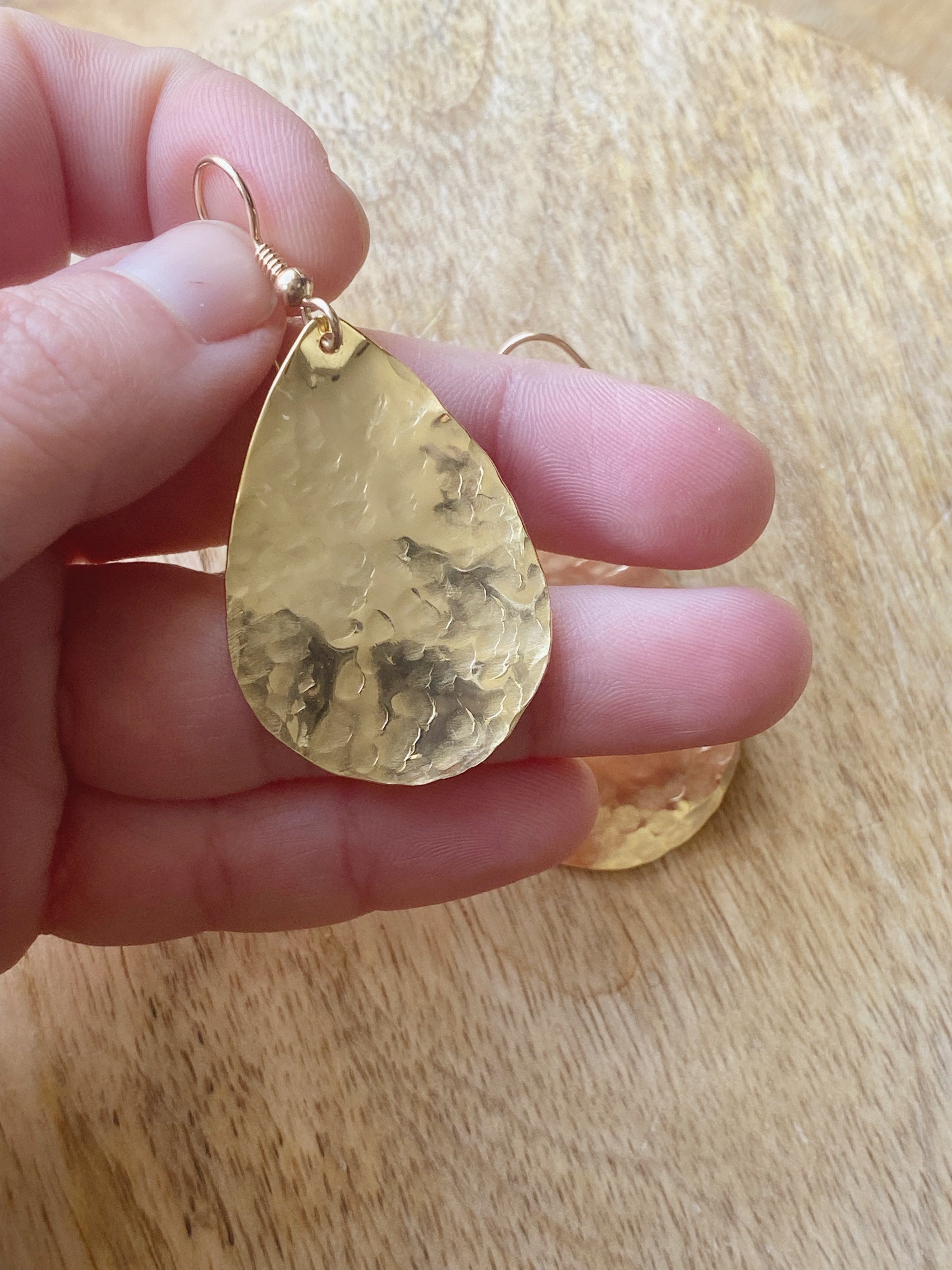 Goldene Tropfen Ohrringe